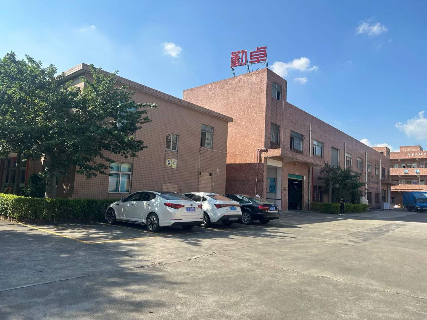 步入式恒溫恒濕試驗箱配置水塔的要求